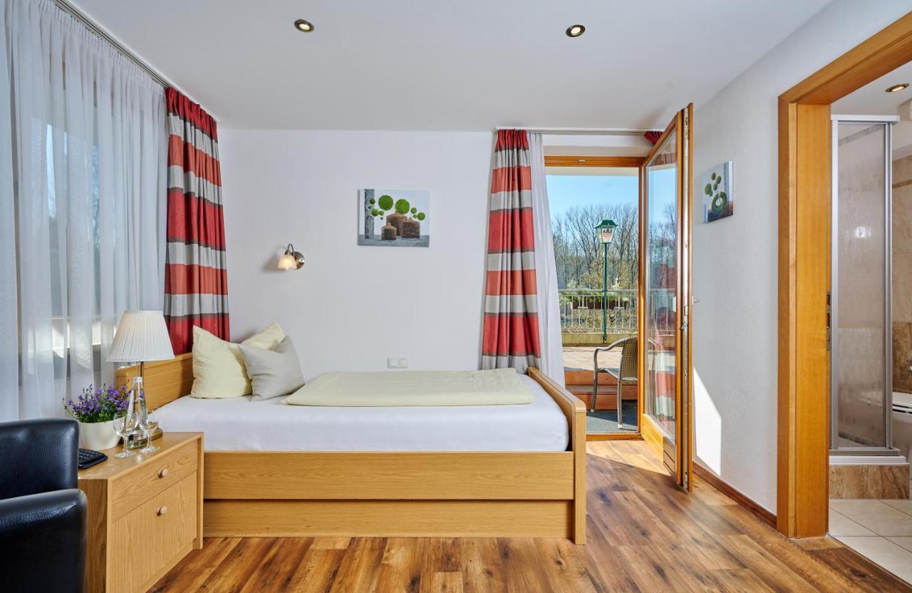 Hotel Restaurant Zum Goldenen Anker Mit Hallenbad & Wellnessbereich Windorf  Extérieur photo